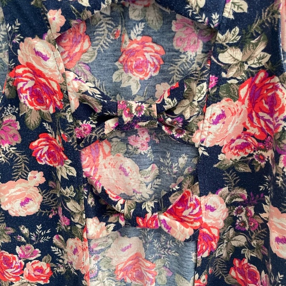 Floral open-back summer tank! - Picture 3 of 4